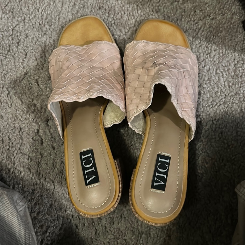 VICI Tan Sandal, 7.5, Wedge
